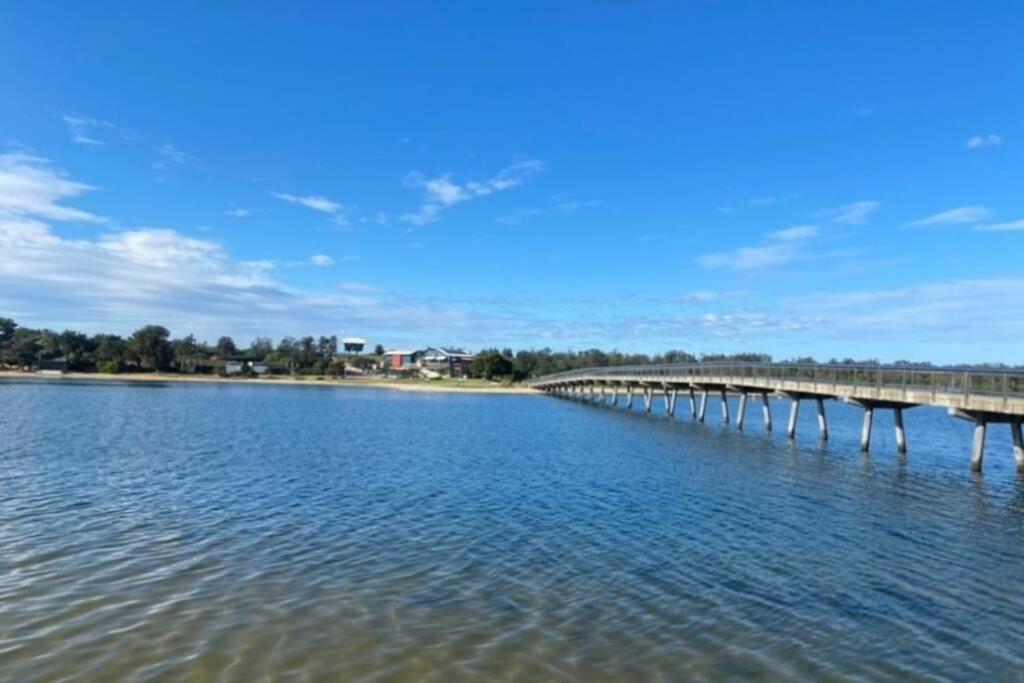 Driftwood Townhouse - Waterfront-Central Location Lakes Entrance Dış mekan fotoğraf