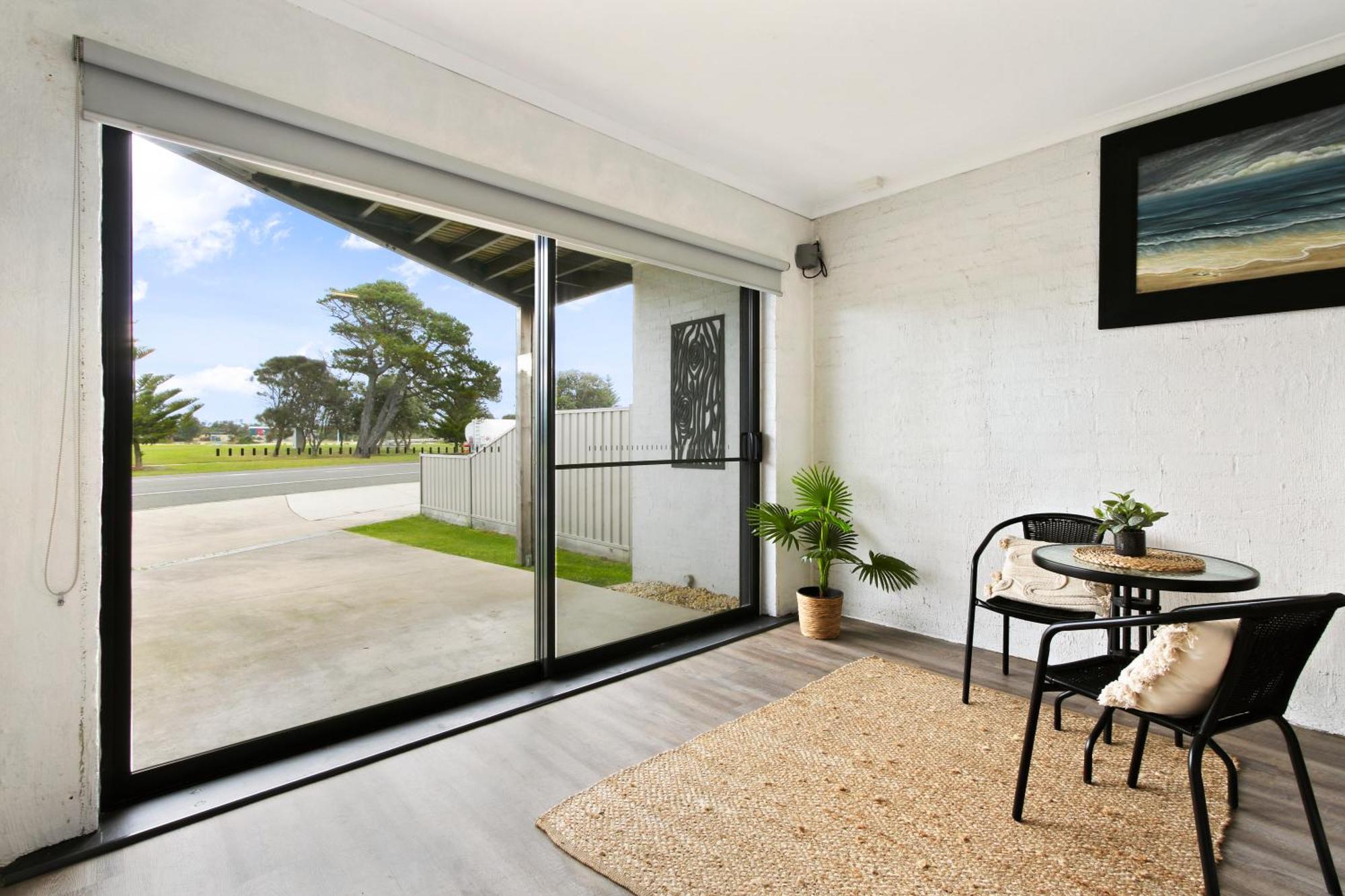 Driftwood Townhouse - Waterfront-Central Location Lakes Entrance Dış mekan fotoğraf